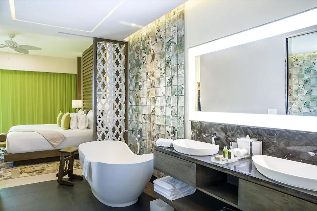 Ultra Luxurious Suite Made Affordable Cancún